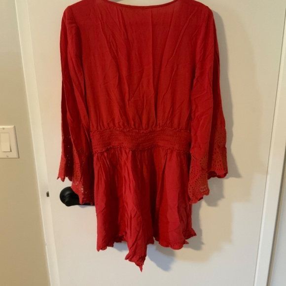 American Eagle Red/Orange Romper with bell sleeves and tie front Size LG - Picture 2 of 4